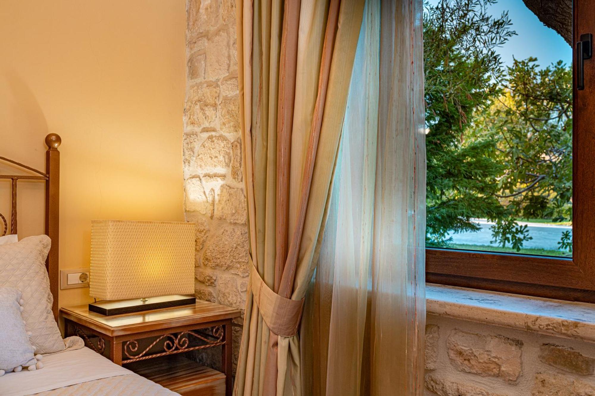 Kymaros Villas Keri Room photo